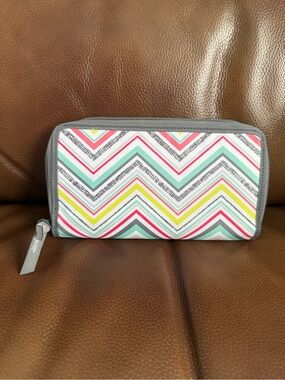 Thirty-One Chevron Zip Wallet in Mint, Coral, Yellow & Gray RETIRED